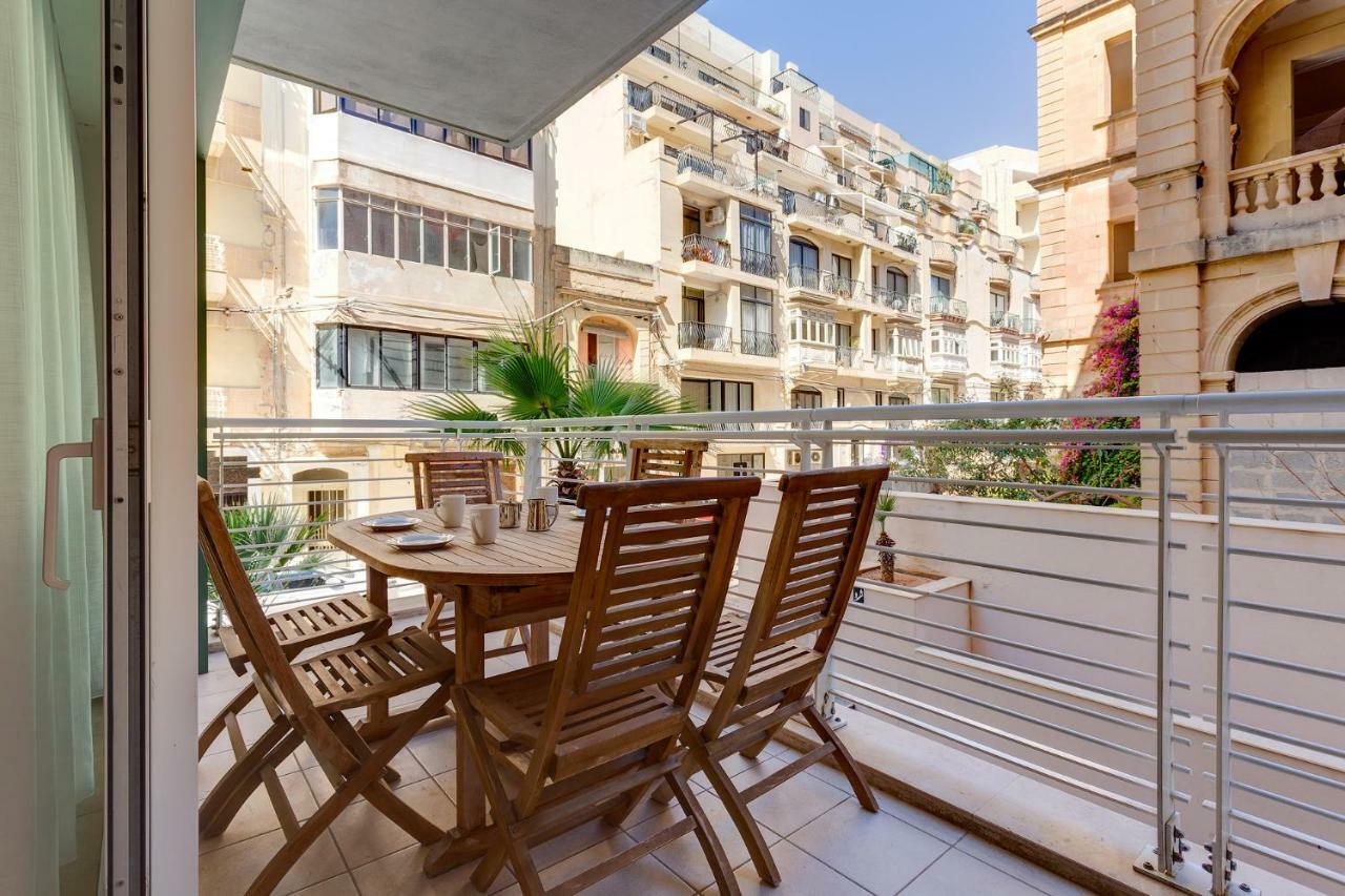 Apartment In Fort Cambridge With Pool Sliema Exterior photo