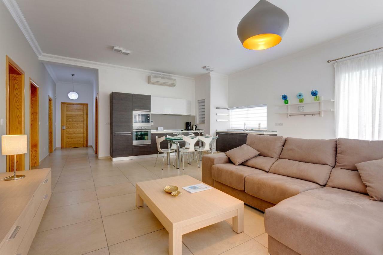 Apartment In Fort Cambridge With Pool Sliema Exterior photo